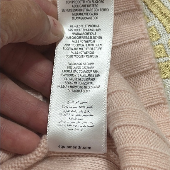 (R6) EQUIMENT Women Pink Turtleneck Sweater, Size M,50%wool y, 50% cashmere - Picture 12 of 14